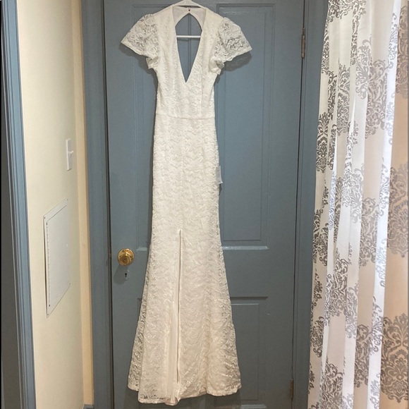 Lulu’s white lace dress - Picture 6 of 7